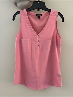 le chateau Rose Pink V-Neck Sleeveless Shell with Front Buttons